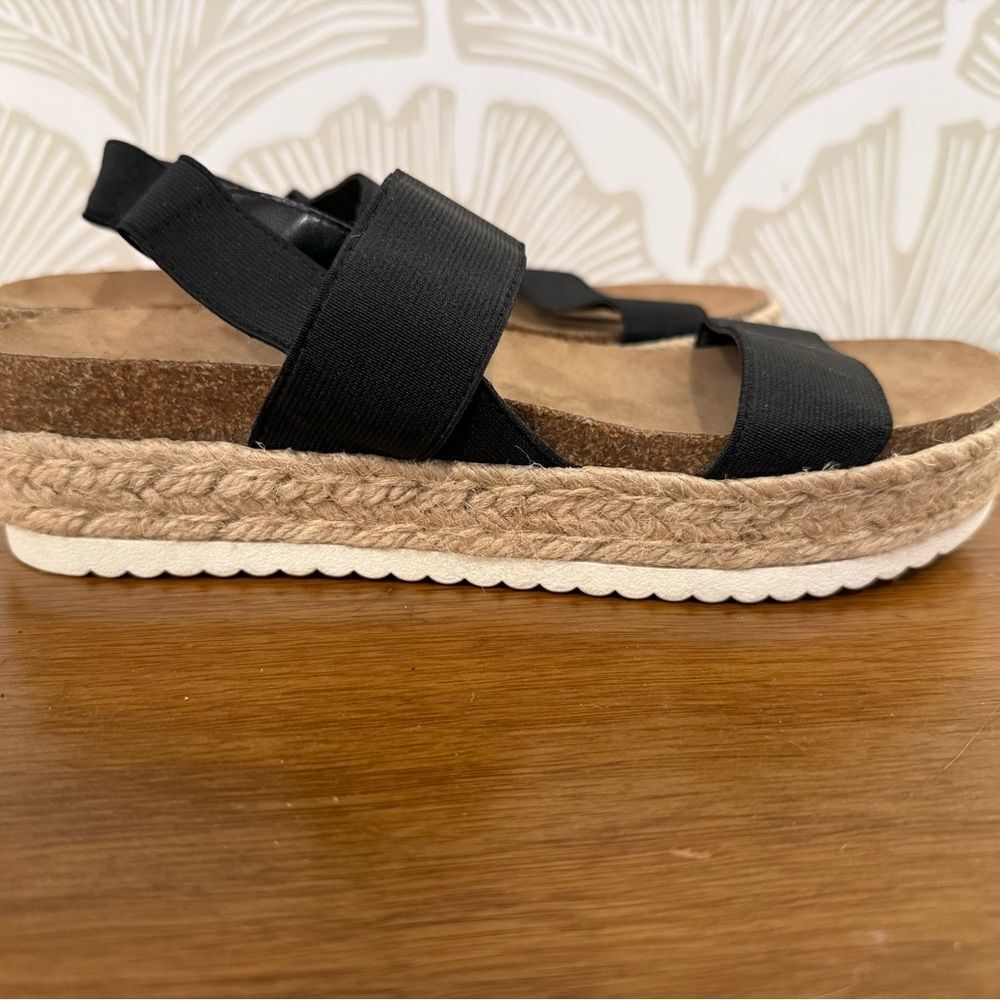 Chic Black and Tan platform Sandals size 8, hemp bottoms - Picture 4 of 6